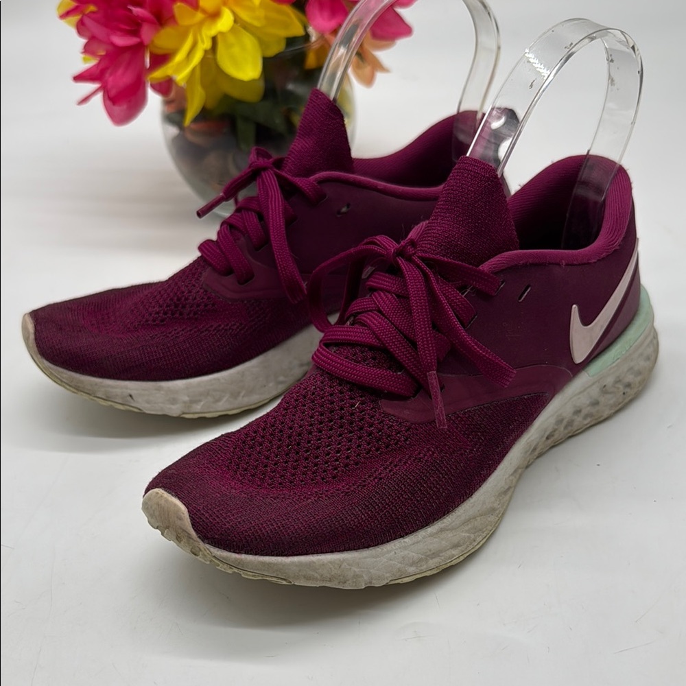 Nike Odyssey React 2 Flyknit Women's Size 6.5 Plum Raspberry AH1016-600